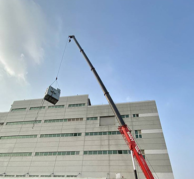 吊機輕松高空吊門窗高層上樓房